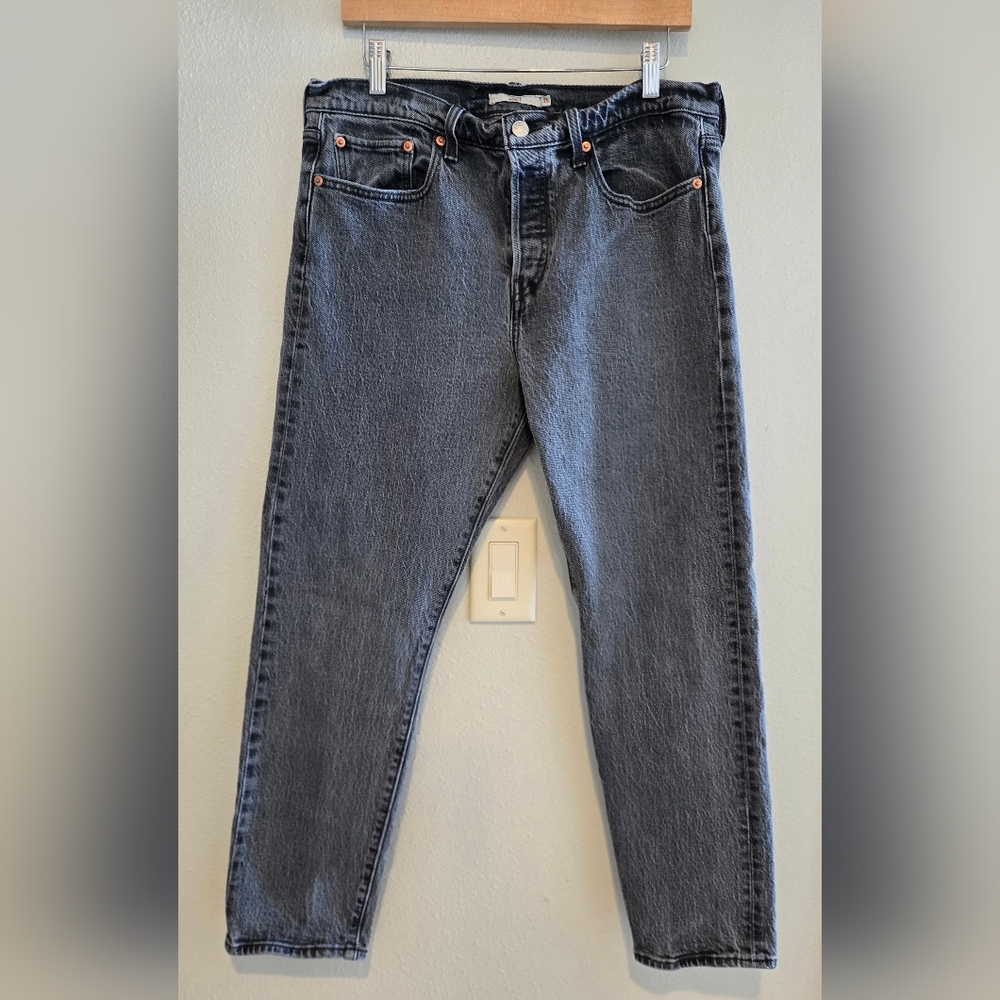 Levi's High Rise Black Jeans Sleek Modern Fit "Wedgie" size 31